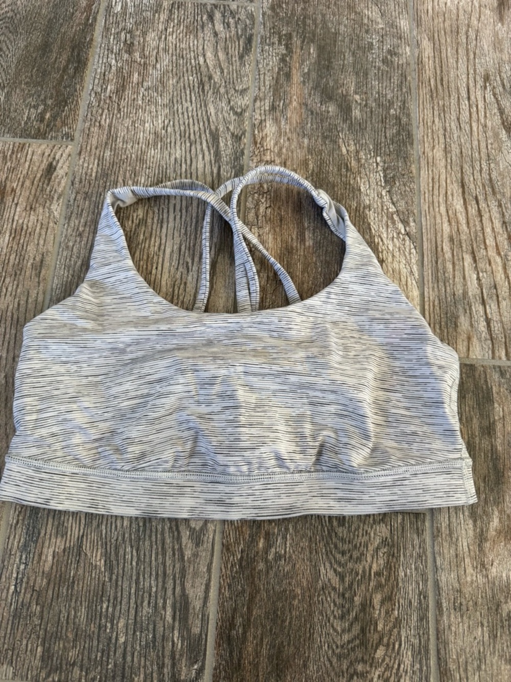 Lululemon Energy Bra in the colorway Space Dye Camo White Silver Spoon